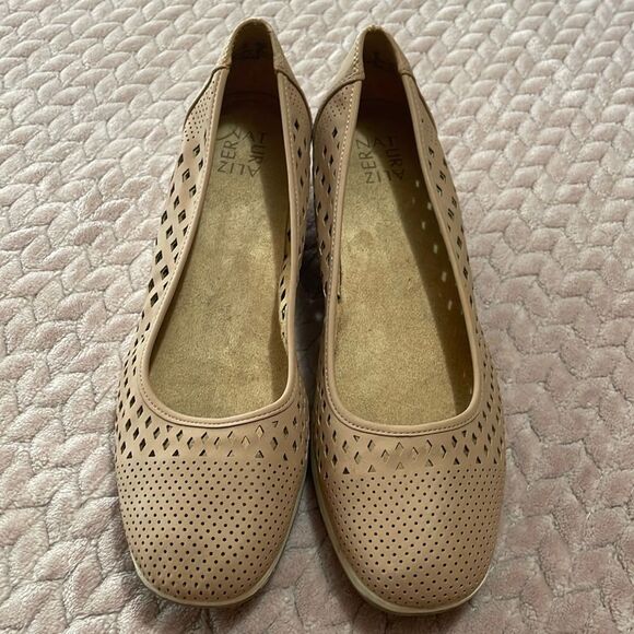 Naturalizer Women’s Tan Brelynn Wedge Pumps - Picture 1 of 7